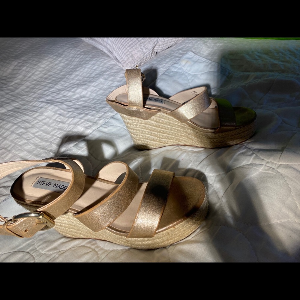 Sandals - Picture 2 of 2